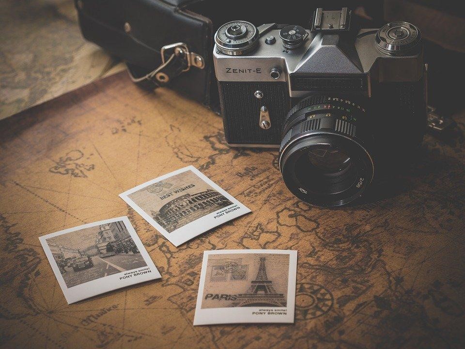 Travel memories on social media
